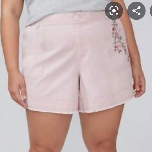 Girlfriend Shorts - Picture 1 of 10